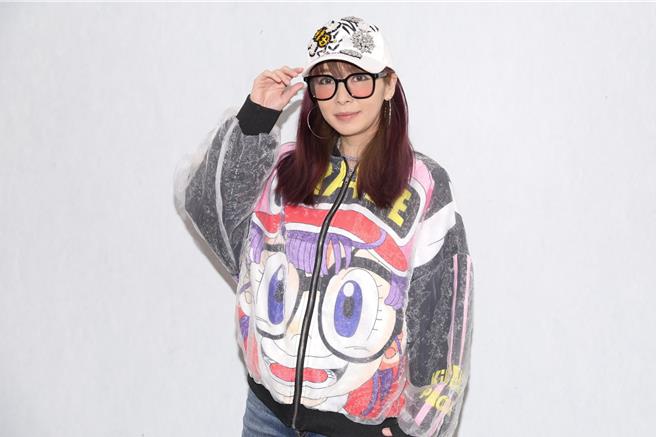 Makiyo恢单后积极上节目赚奶粉钱。（东森直播Channel 5 提供）