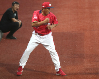 中職》G7決勝負！葉君璋再次「昇龍拳」出場 曾豪駒改親吻項鍊