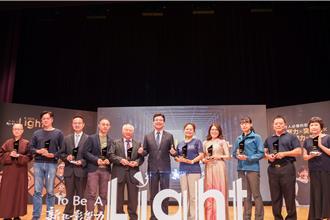 對地方付出不遺餘力 10位新北影響力人物今獲頒感謝牌