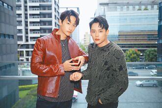 蕭鴻毛祁生69體位接吻像太極圖