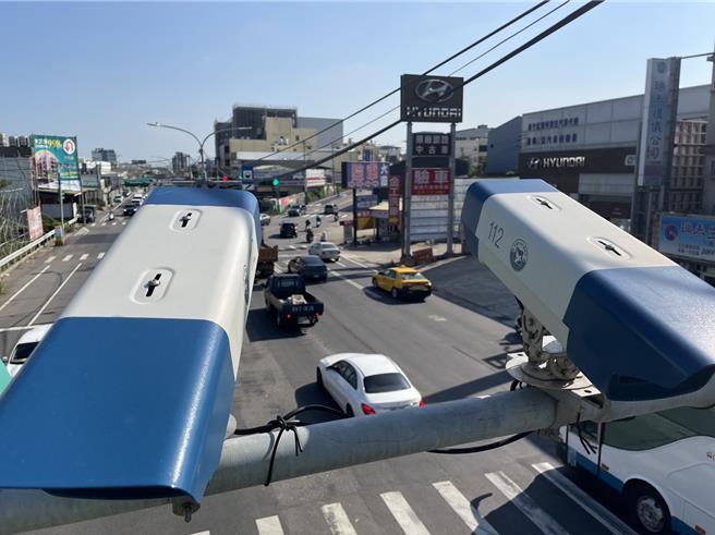 桃园自2002年起在重要路口和治安要点建置天罗地网监视录影系统。(警察局提供／蔡依珍桃园传真)