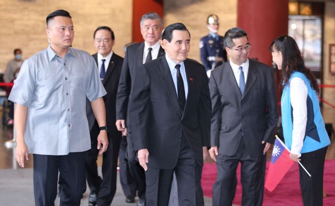 前總統馬英九（中）。（資料照）