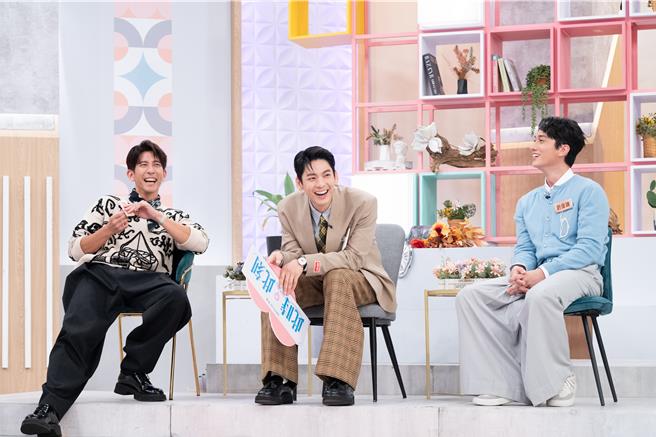 修杰楷（左起）、林柏宏、劉俊謙被小S的激動反應逗笑。（東森提供）