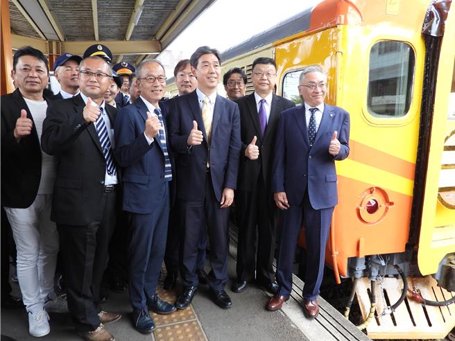 台铁田中车站位于彰化县田中镇，2018年与日本信浓铁道的田中駅(车站)签署姊妹车站，为庆祝2站缔结姐妹站5周年，台铁12日特别邀请日本长野县沿线代表及信浓铁道社社长来台庆祝。（台铁局提供／吴建辉彰化传真）