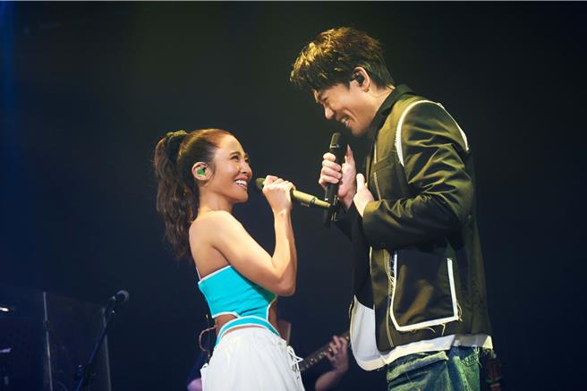 梁文音昨晚在高雄舉辦出道15年演唱會。（環球音樂提供）