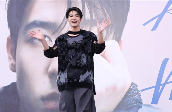 陈昊森12日出席台北签唱会。（陈俊吉摄）