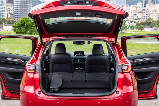 行李厢平整化，载物机能高。（陈大任摄）