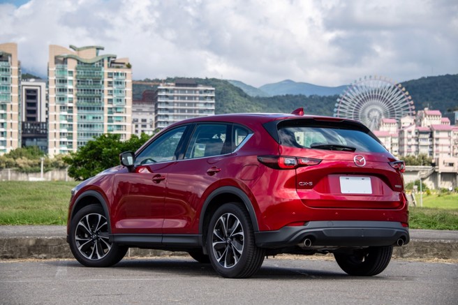 车尾造型抢眼。（陈大任摄）