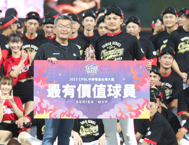 中职》G6上演封神一战 味全徐若熙夺台湾大赛MVP