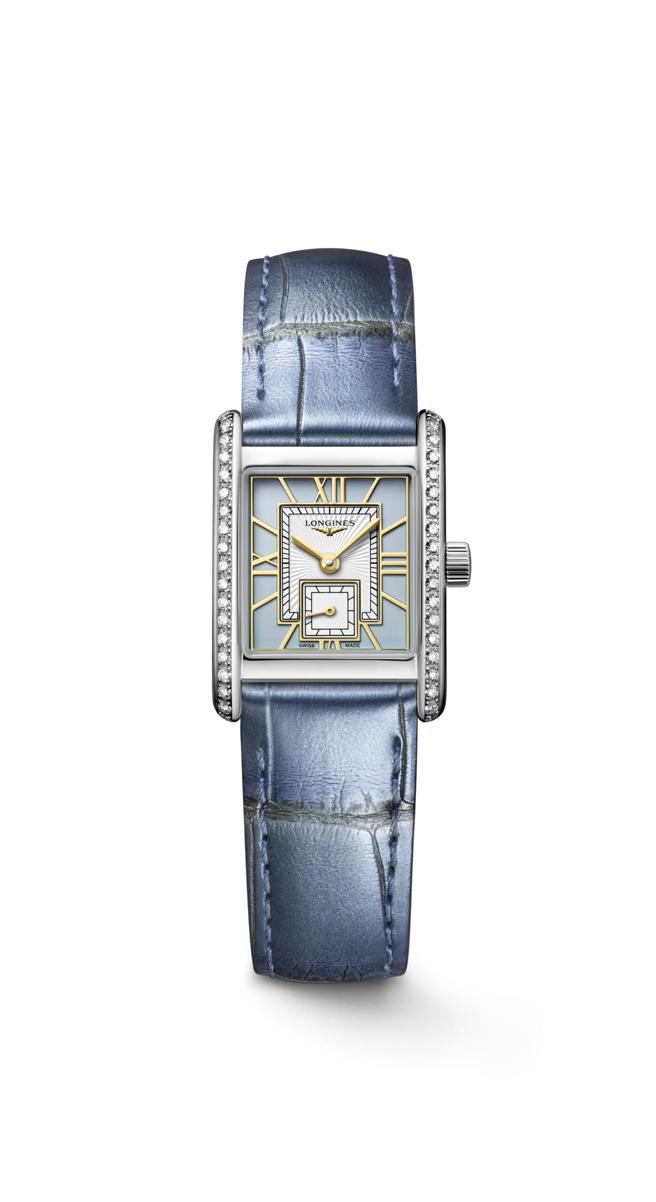 浪琴表MINI DOLCEVITA迷你多情系列罗马镂雕镀金面盘不锈钢镶钻款腕表，12万2300元。（LONGINES提供）