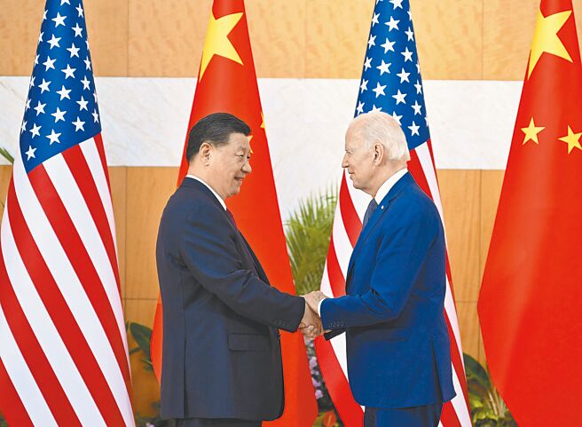 大陸國家主席習近平確定11月14至17日訪美，預計15日將與美國總統拜登進行元首會晤。圖為2022年11月，習近平在印尼峇里島與拜登舉行會晤。（新華社）