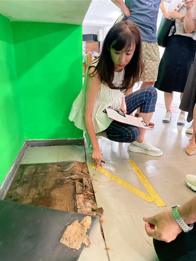 台北市议员许淑华痛批，前台北市长柯文哲任内挪用百亿教育基金还债，牺牲学童就学环境安全。（许淑华提供）