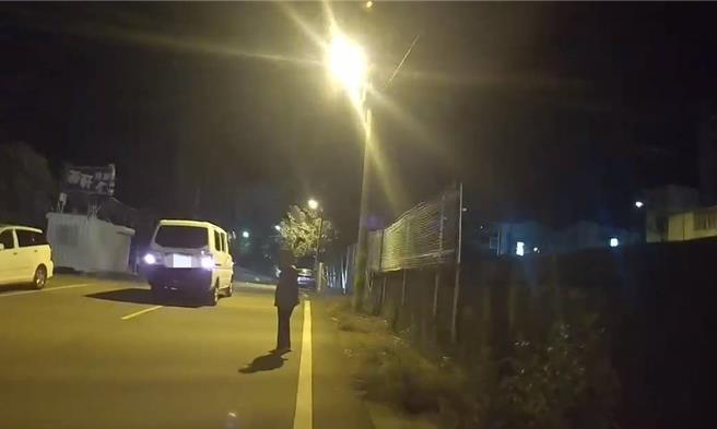 台中86岁张姓老妇日前晚间10点多想念起爱孙，于是独自出门前往孙子一家住处，迷失方向2个多小时。（民眾提供／潘虹恩台中传真）