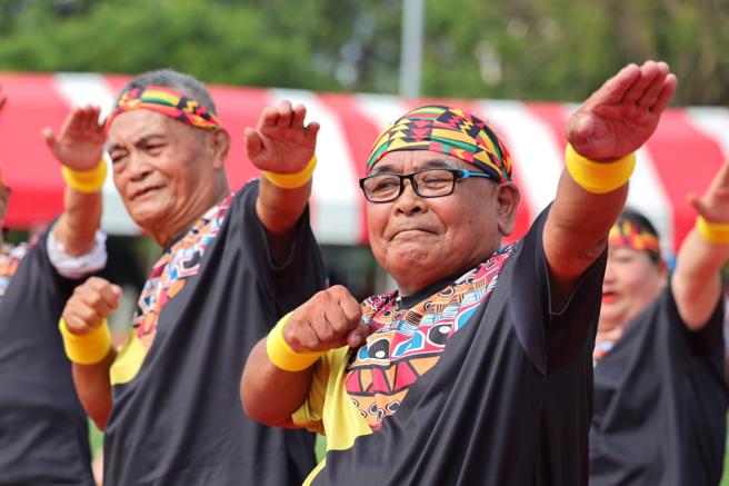 TAKAO丰南岛高雄丰潮展现高雄原民长者的活力、健康与快乐。（图／高雄市原住民委员会）