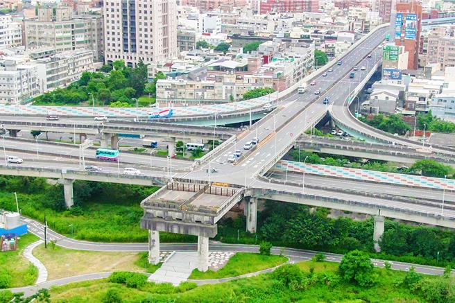 台1线替代道路计画第1期工程，从新竹市台68武陵路「断头桥」跨头前溪做到竹北市中正西路，县府工务处预定明年初办理工程发包。（新竹县政府提供／罗浚滨新竹传真）