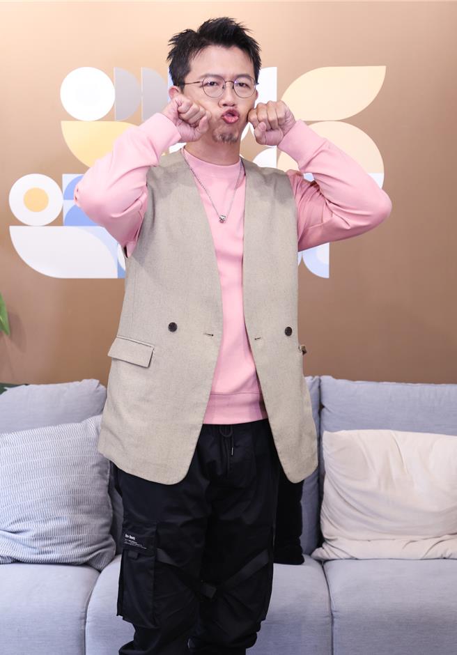 黄逸豪擅长相声、单口喜剧。（陈俊吉摄）