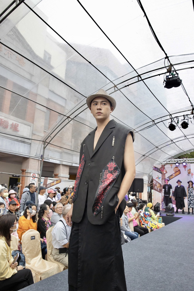 黃秀瑾設計師品牌Jin Garden 潮東方系列。(戴志揚翻攝)