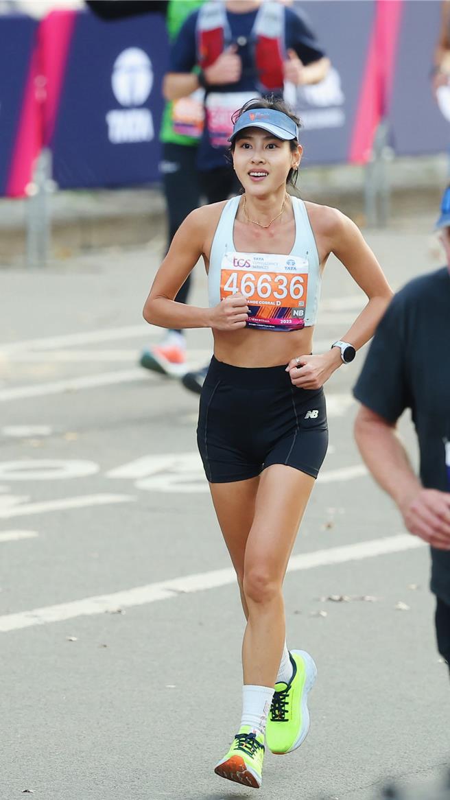 房思瑜以4小时15分的成绩漂亮完赛。（TVBS提供）