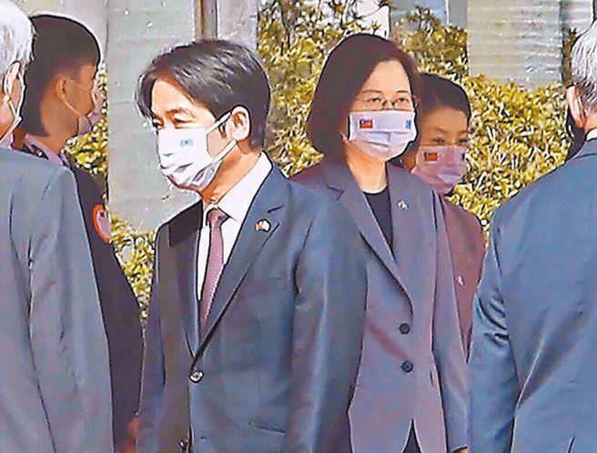 賴清德(左)反駁聯合政府概念，被挖出蔡英文(右)2012年選舉也曾喊過跨黨派大聯合政府。（示意圖／本報系資料照）