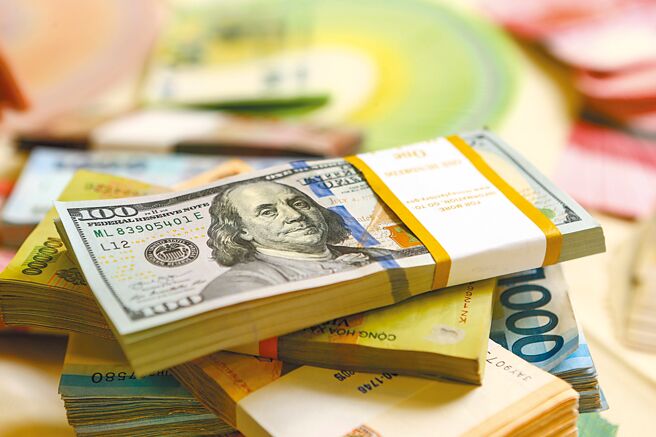 美债殖利率狂飙，寿险业旧债部位虽受评价影响，但今年仍加码高利美债。图／本报资料照片