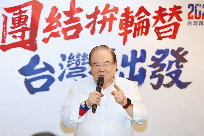 前國民黨祕書長李乾龍12日表示，一早即接到前立法院長王金平來電，他與王看法相同，非常擔心因為馬英九的作法讓國民黨分裂，消息傳出後南部反彈不小，馬英九應該要三思。（本報資料照片）