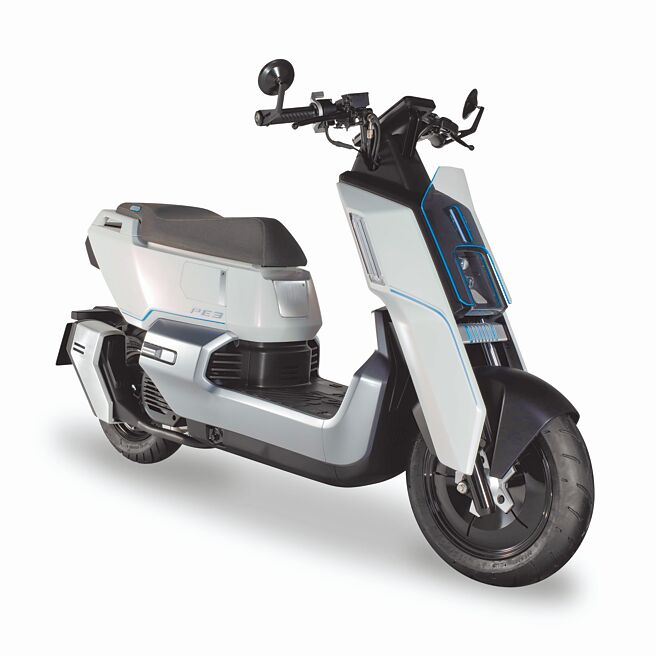 SYM增程概念车PE3加满3L油和充饱电，可续航高达300km。（SYM提供）