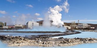 冰島火山即將爆發  當局要在地熱發電廠周圍建立防禦牆