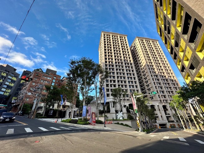 优质的水碓重划区吸引不少建商开发，新古典的欧式建筑外观，虽然相当气派，但6字头的开价，着实惊人。(图/业者提供)