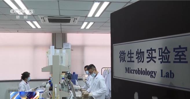 中国太空站第五批实验样品展开研究探索太空辐射暴露实验新发现。（大陆央视）