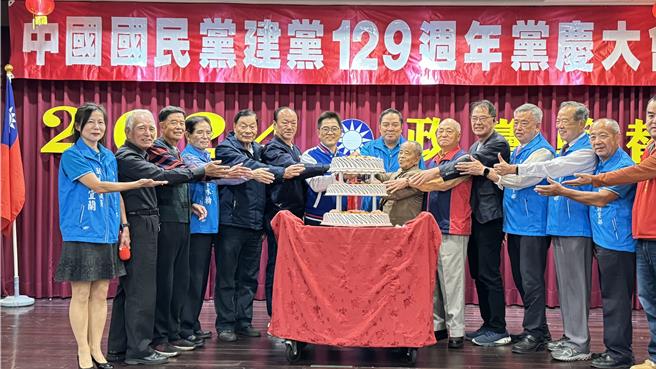 國民黨金門縣黨今日舉辦「建黨129周年黨慶暨表揚大會」，聚焦「2024，政黨輪替」。（于家麒攝）