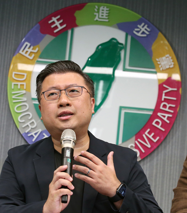 新党立委参选人游智彬14日指控民进党发言人张志豪（见图）曾经上酒店寻欢，张志豪召开记者会严词否认并扬言提告。（范扬光摄）