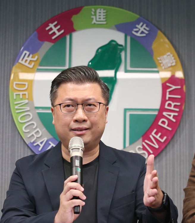 新党立委参选人游智彬14日指控民进党发言人张志豪（见图）曾经上酒店寻欢，张志豪召开记者会严词否认并扬言提告。（范扬光摄）