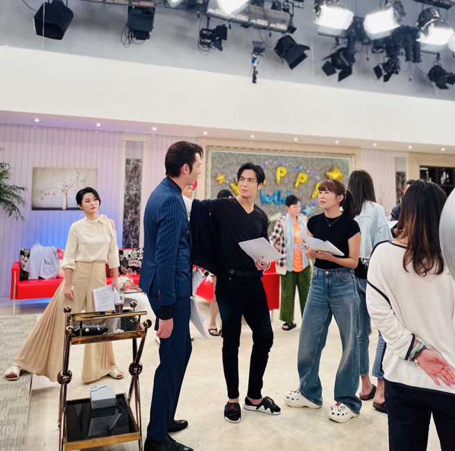 Gino演出三立八点檔《天道》，在剧中与女星林萱瑜配对。（图／翻摄自GINO Tsai 脸书）