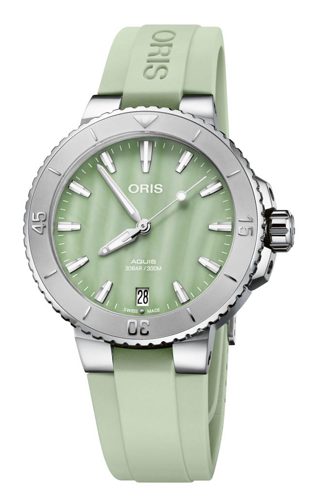 ORIS Aquis日期腕表，水藍綠款，6萬5000元。（ORIS提供）