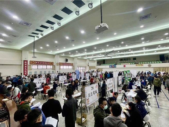 桃市府携手退辅会徵才，媒合率达91％。（就服处提供／蔡依珍桃园传真）