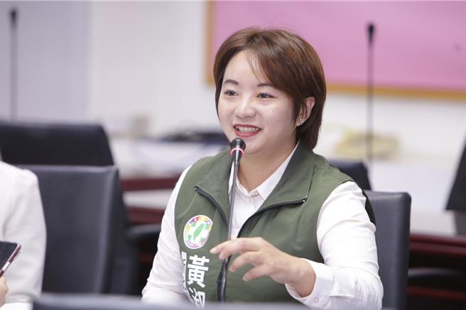 新北市議員黃淑君呼籲重新檢討里鄰編組。（黃淑君提供）