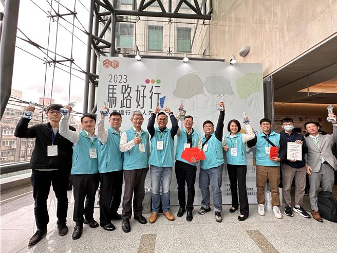 新北市工務局及養工處在2023馬路好行評選中，共囊括11座獎項，為六都之冠。（新北市工務局提供／呂健豪新北傳真）