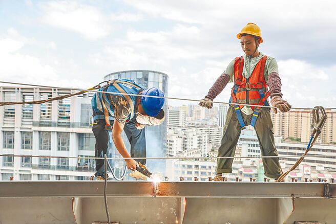 大陆土木建筑学科从昔日「状元科系」变成了「职业天坑」。（新华社）