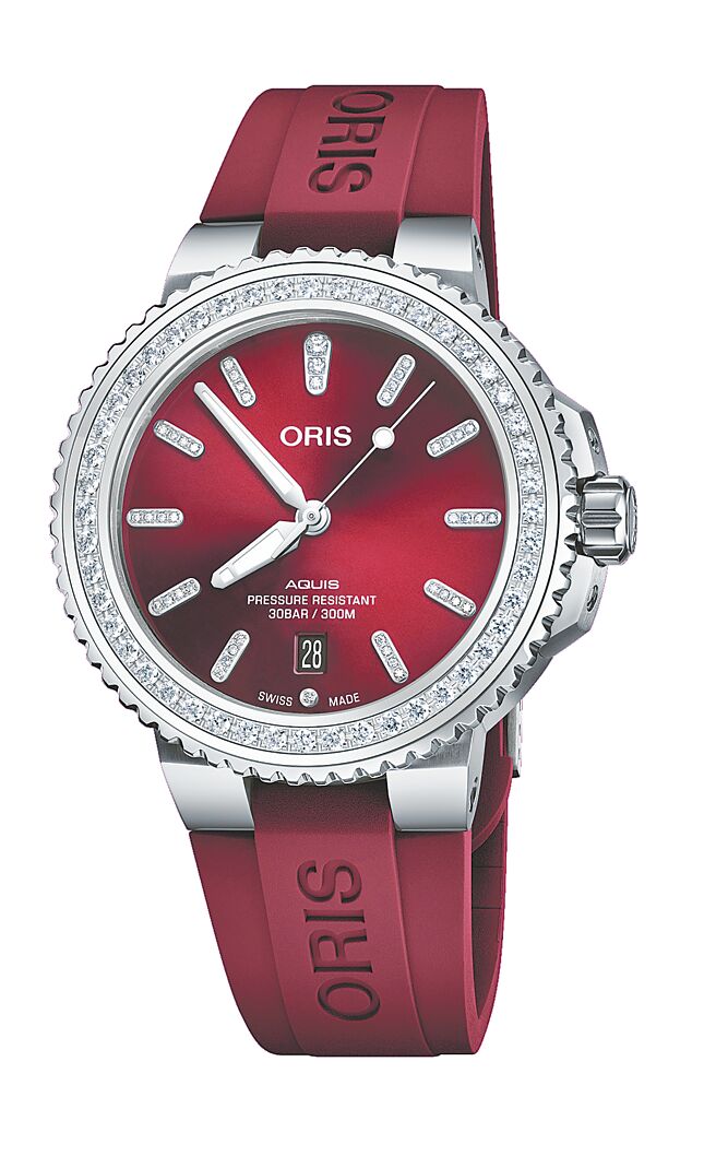ORIS Aquis日期鑽表，16萬元。（ORIS提供）