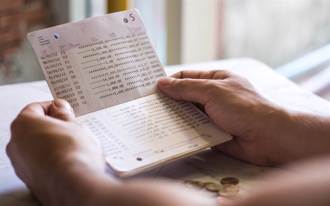 出社會4年...月光妹突被爸媽問「存了多少」求救該怎答 網嘆：早露餡了