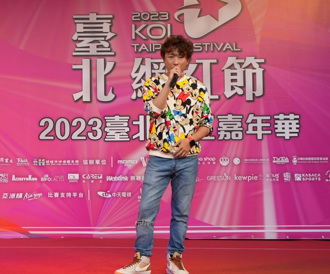 網紅藝人廖伯斯推輕孅粉 健康維持不棄美食