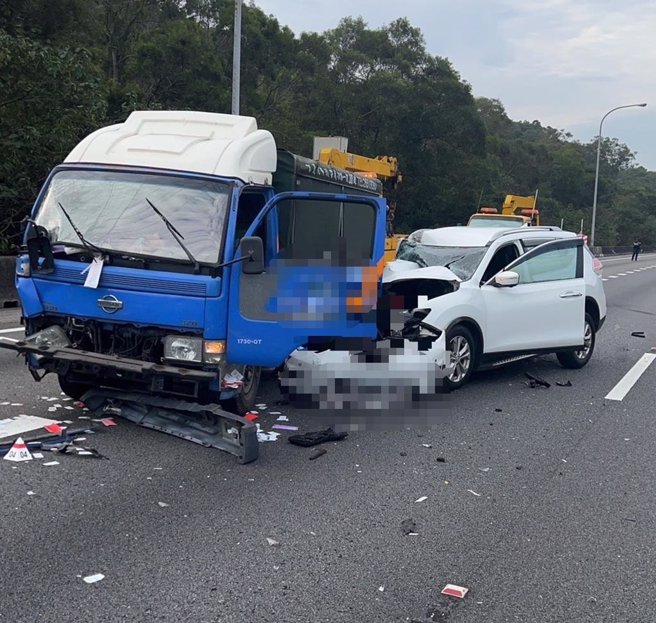 柯男车辆严重毁损。（民眾提供／李京升苗栗传真）