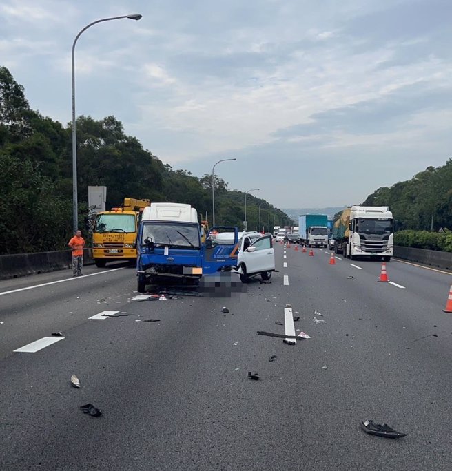 车辆严重毁损。（民眾提供／李京升苗栗传真）