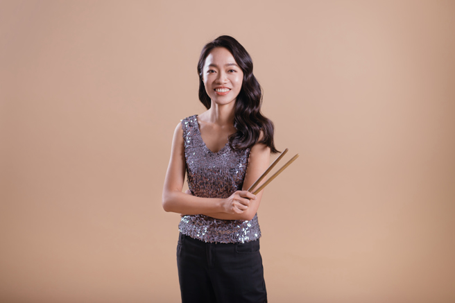 来自高雄市国乐团的打击乐演奏团员-杨千仪。(图/臺北市立国乐团提供)