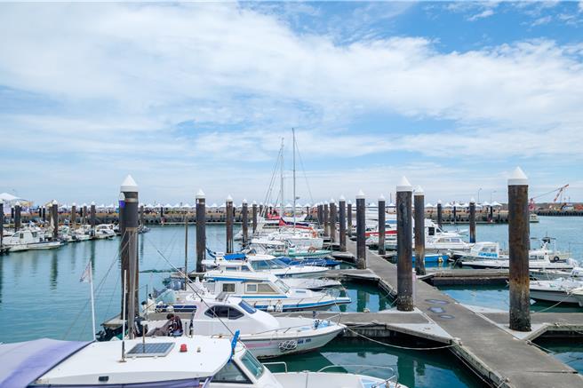 桃園市長張善政推動珍珠海岸政策，要打造濱海觀光廊帶，圖為竹圍漁港。（桃園市觀旅局提供／蔡明亘桃園傳真）