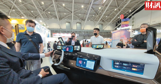 
面对高利率与中国车厂低价化衝击，让过去自信满满的特斯拉与传统车厂备感压力，纷纷对明年车市示警，将考验着每家车厂。（图／财讯提供）
