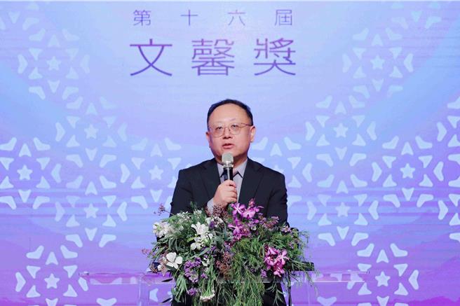 立法院教育及文化委员会今（16）日审文化部113年度预算，目前初审通过，仅略删减50万元。图为文化部长史哲上午审预算结束，下午到文馨奖颁奖典礼致词。（文化部提供／李欣恬台北传真）