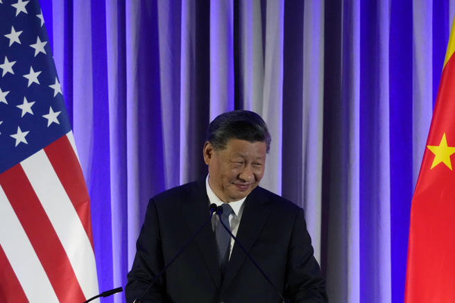 習近平15日在美國舊金山出席商界晚宴時致詞。（美聯社）