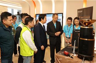 賴清德參訪業者推「五大信賴產業」 盼台成經濟日不落國