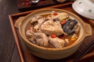 煮麻油雞要放鹽嗎？婆媽曝美味手段：1物放好放滿才好吃